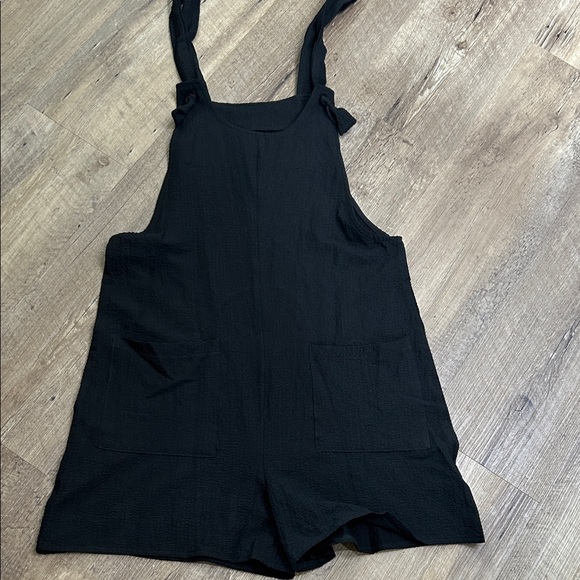 Emery Rose Pants - Womens romper size small